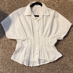 NWOT DARLING WHITE PLEATED CINCHED WAIST BUTTON FRONT TOP
